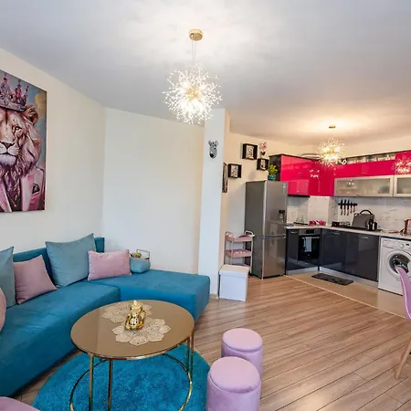 Chic 2bdr & Location & Swu & Free Parking Апартамент Благоевград