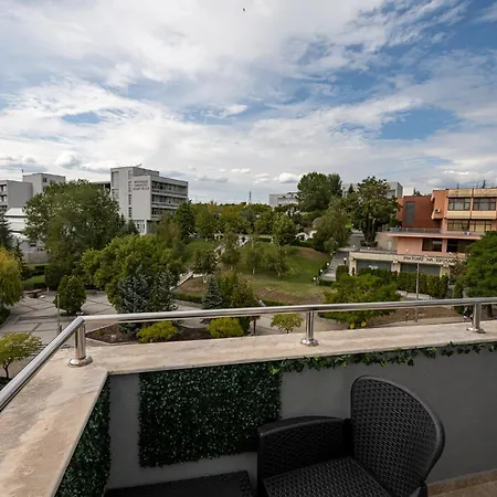 Chic 2bdr & Location & Swu & Free Parking *