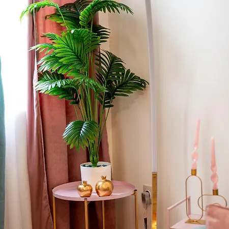 Chic 2bdr & Location & Swu & Free Parking * Благоевград